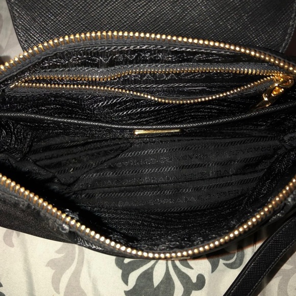 Authentic Prada Tessuto Saffiano Nylon Crossbody - Picture 4 of 8